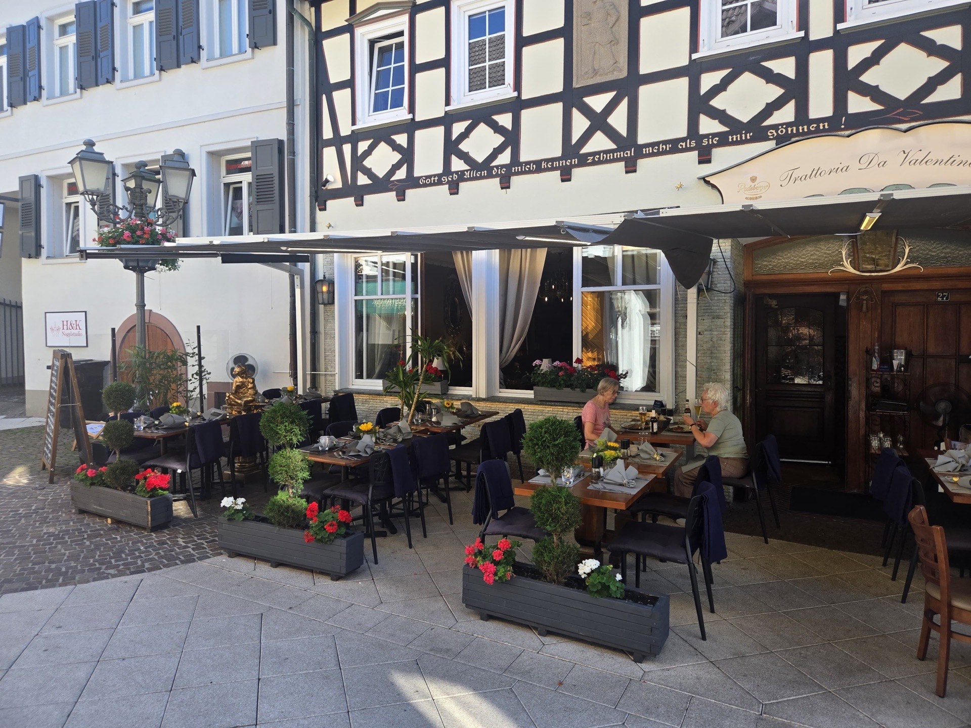 Terrasse vor der Trattoria